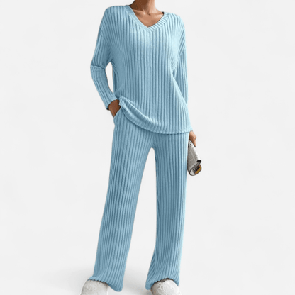 Ensemble tricot : chandail col en V et pantalon