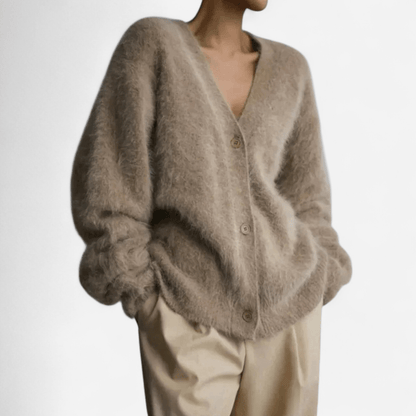 Chandail col en V en tricot duveteux