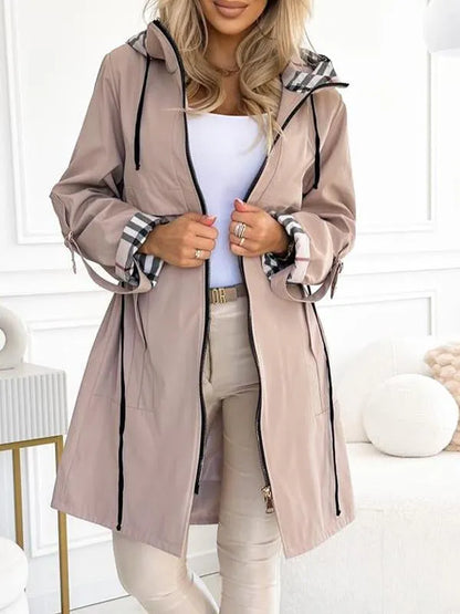Manteau long à capuchon et doublure carreautée